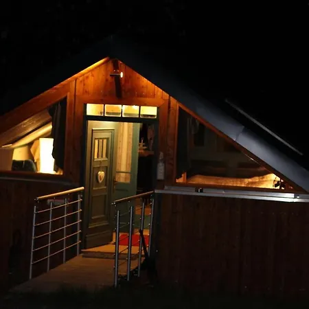 Bootshaus Froschkoenig Uebernachten Ueber Dem Weiher *