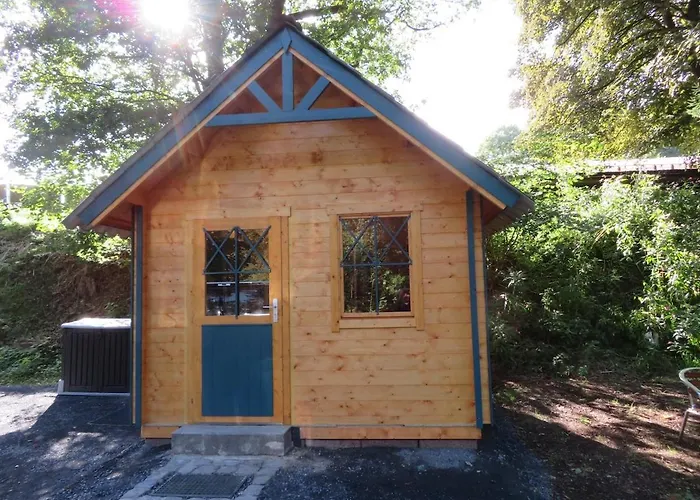 Bootshaus Froschkoenig Uebernachten Ueber Dem Weiher Hundsdorf